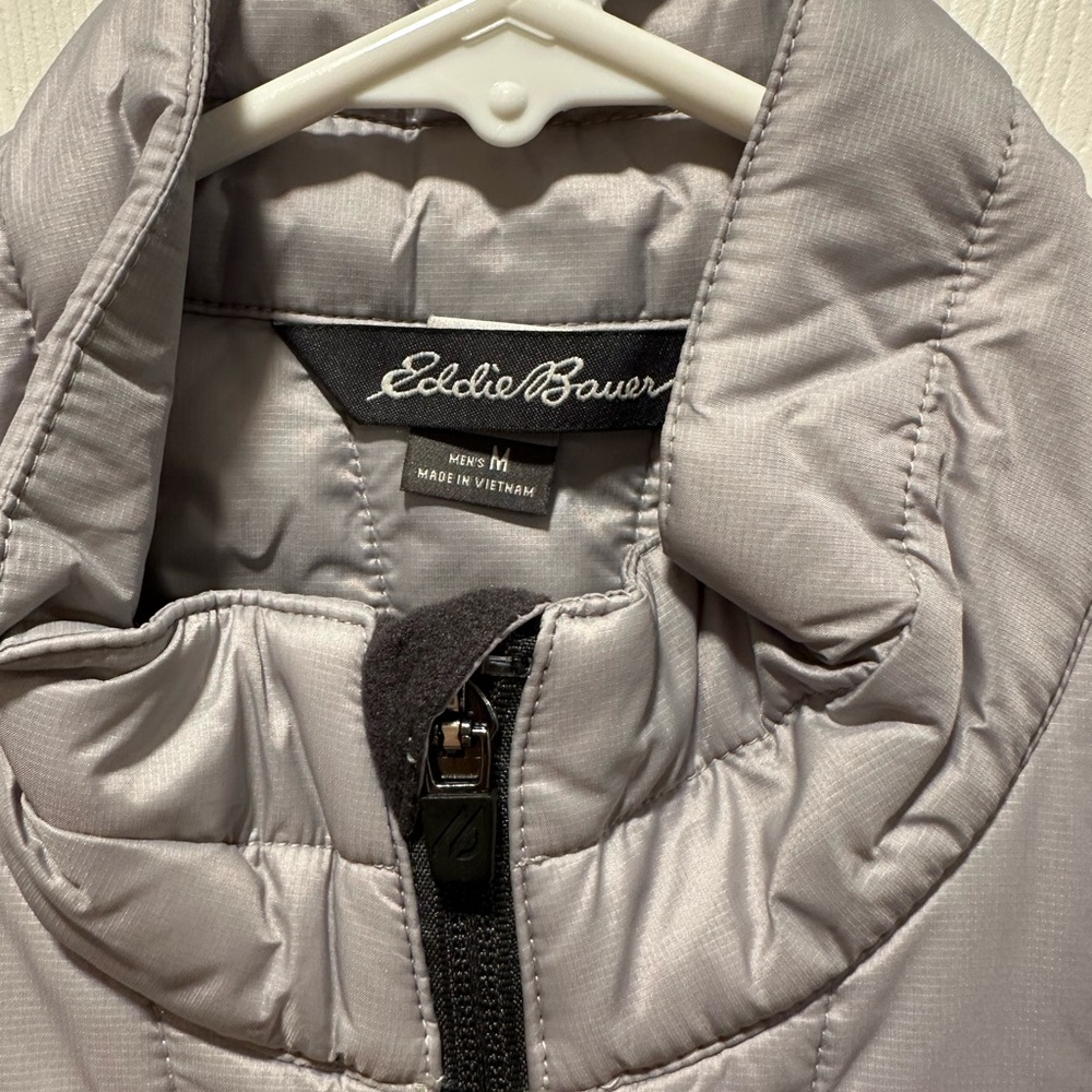 Eddie Bauer Vest - NWOT - Activewear - Size M - Grey - Picture 3 of 6